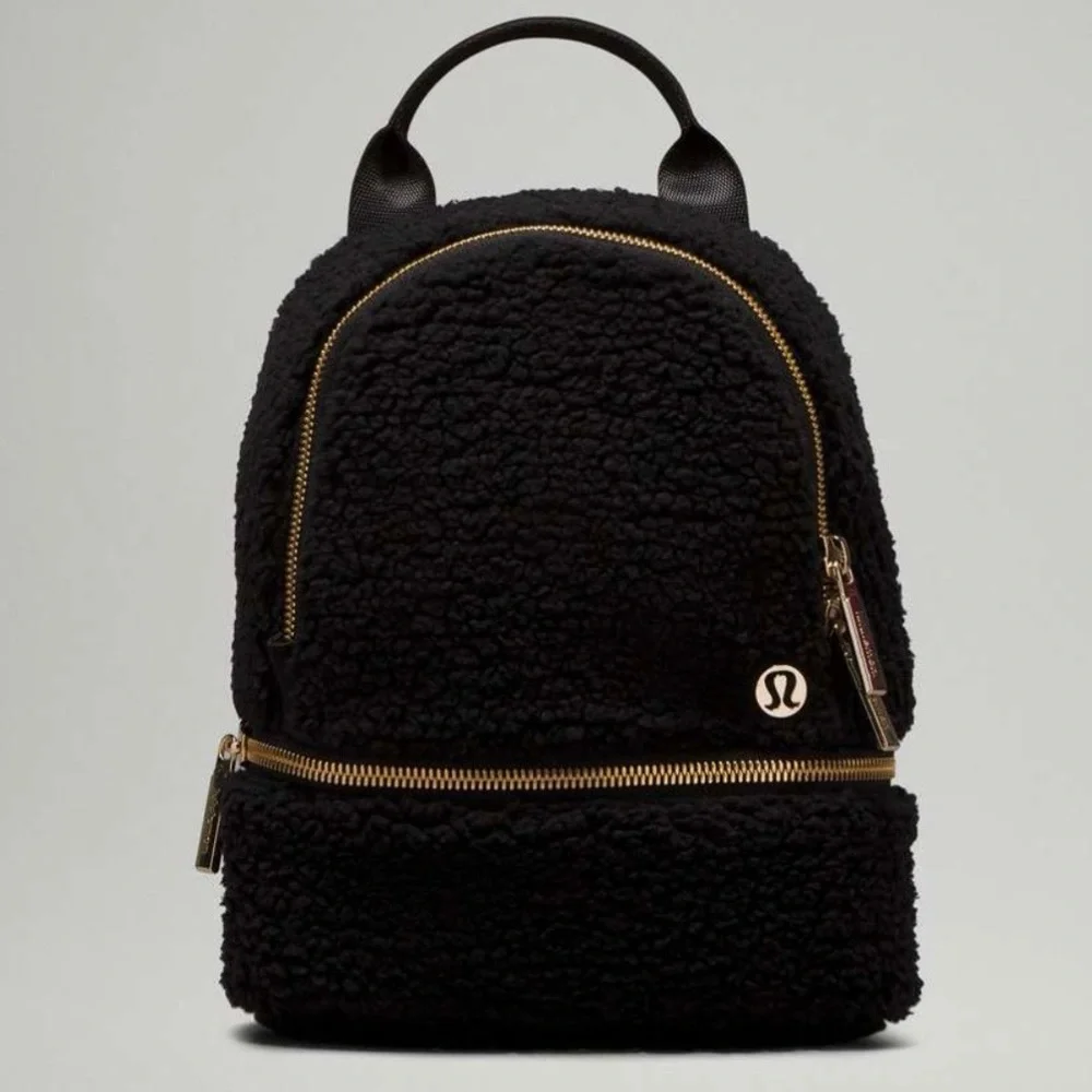 Lululemon City Adventurer Backpack Micro 3L  Fleece Black / Gold